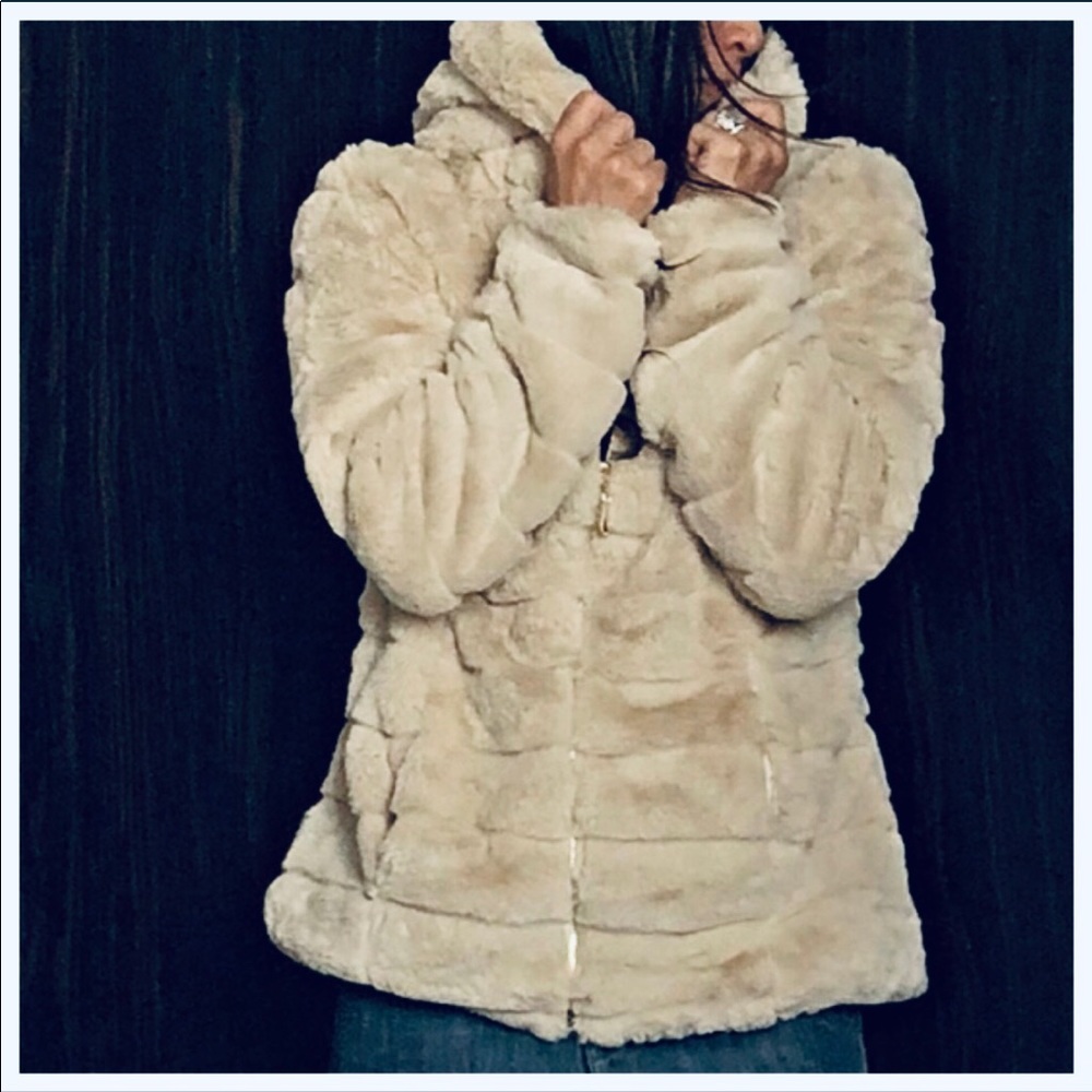 ✨LAST ONE ✨PARIS Faux fur zip up hooded jacket - Picture 4 of 7
